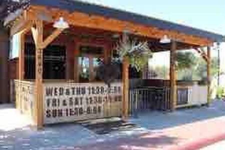 Country Charmer Single Story Cottage Pet Friendly Loomis Luaran gambar
